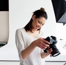 Photo – Female Photographer Photo - Female Photographer