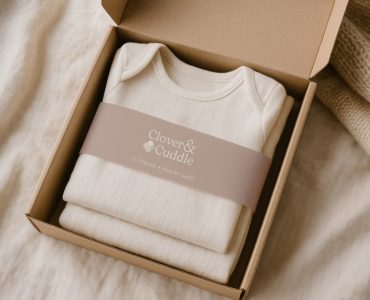 Elegant baby clothing packaging mockup psd
