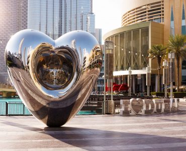 Photo - Shiny Metallic Art Sculpture
